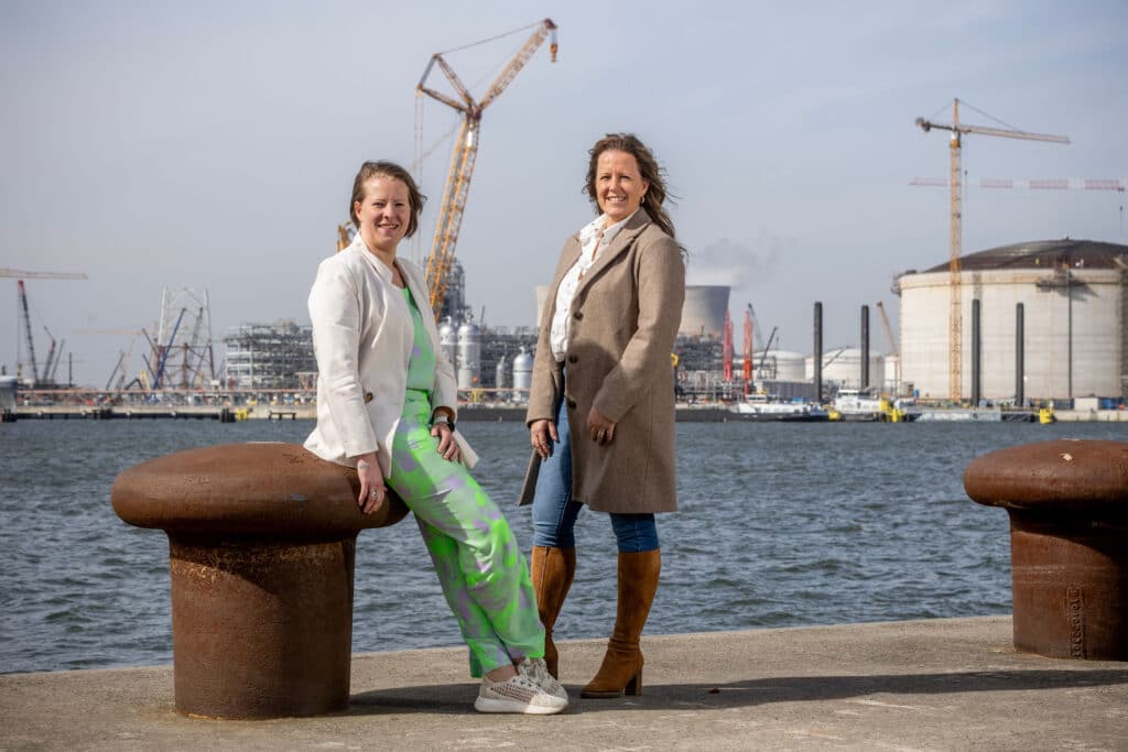 Stéphanie Feys en Tamara Tanghe, twee dames aan het hoofd van een familiaal havenbedrijf