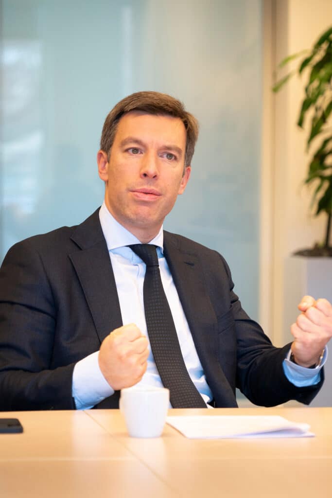 “Elke regering moet voor eigen deur vegen” 3