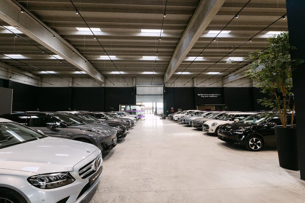 Grootste indoor Used Car Center van België geopend in Lokeren 1