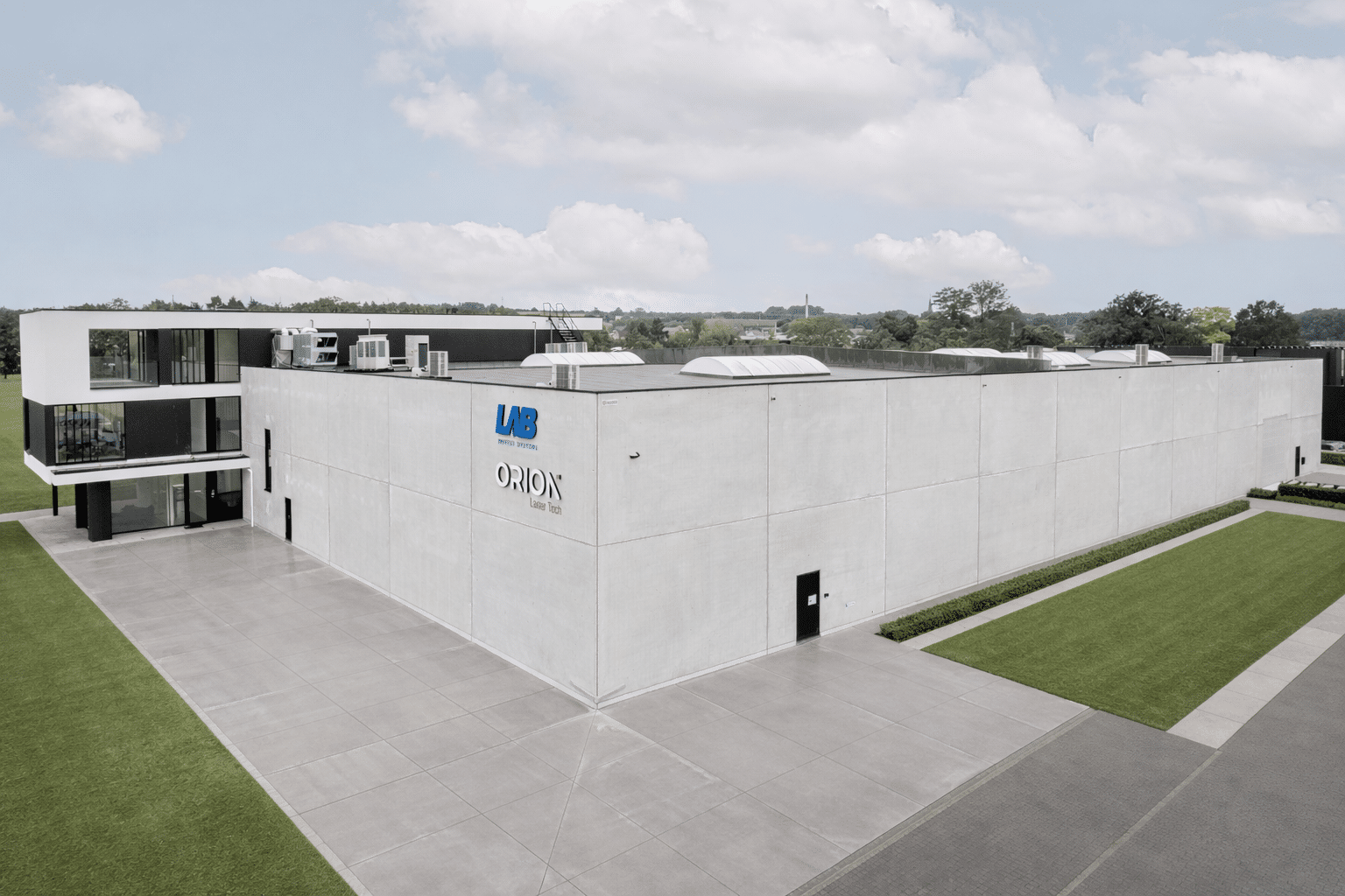 Vulsteke Bedrijfsgebouwen realiseerde atypisch gebouw voor LAB Motion Systems 2