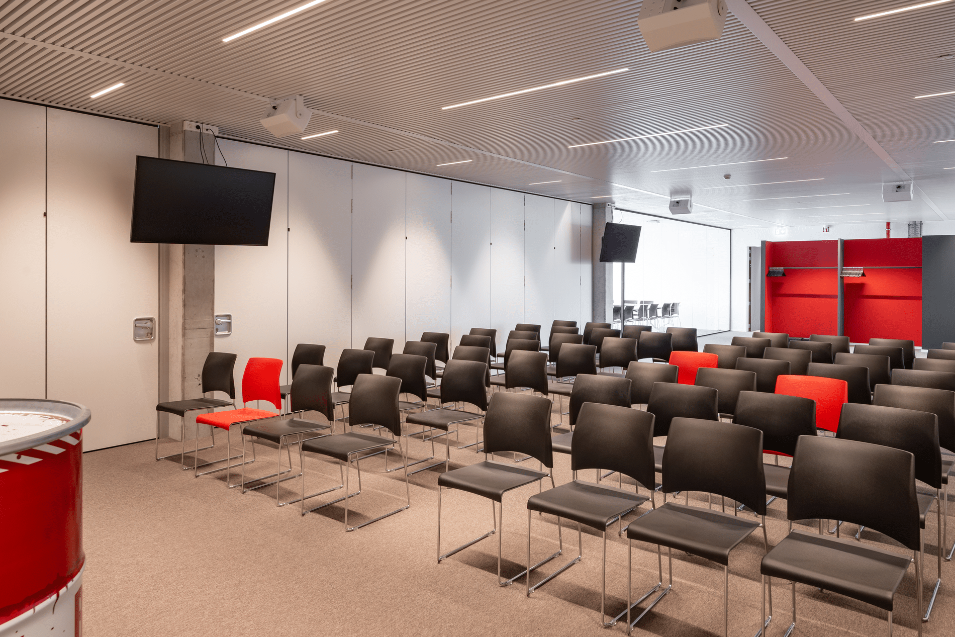 Inofec bezorgde BOEMM! een verzorgd en aangenaam interieur, zonder nodeloze luxe 1